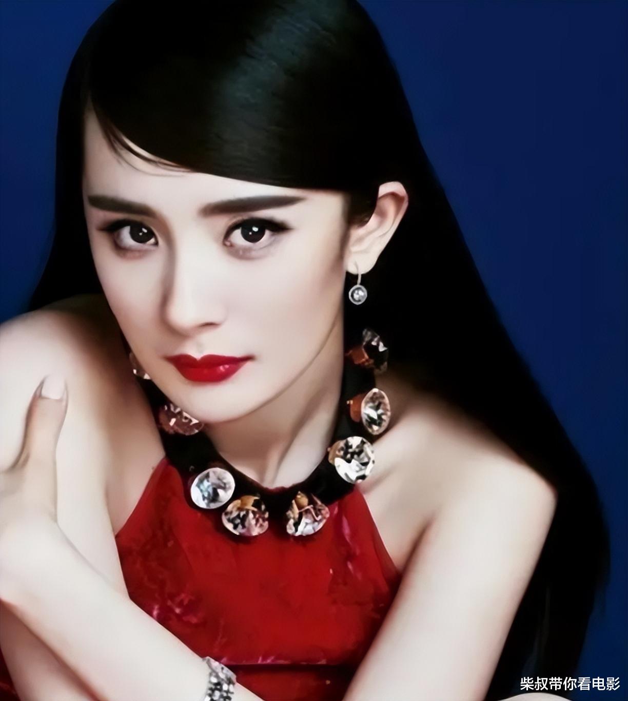 还在容貌焦虑？看看刘亦菲的粗腿、杨幂的双下巴、热巴的满脸痘吧