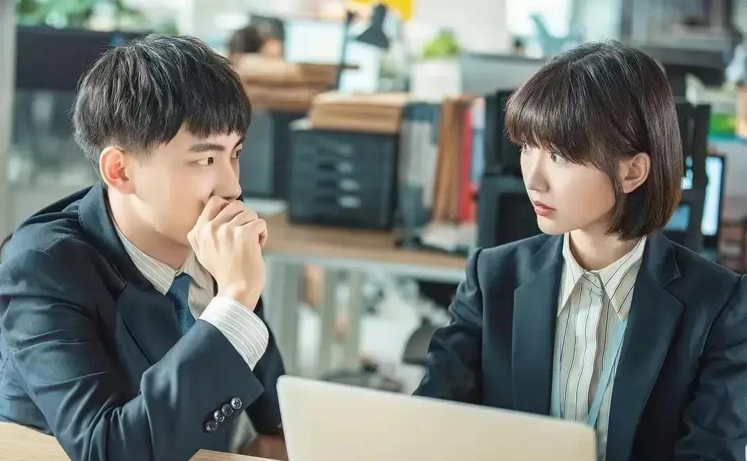 穿衣搭配 演“姐弟恋”不油腻的7位女星，个个浑然天成
