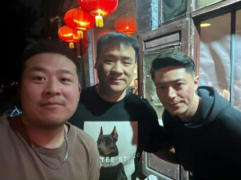 林心如时隔多年重返内地工作,与谢娜合体录节目被偶遇,47岁近状保持超好