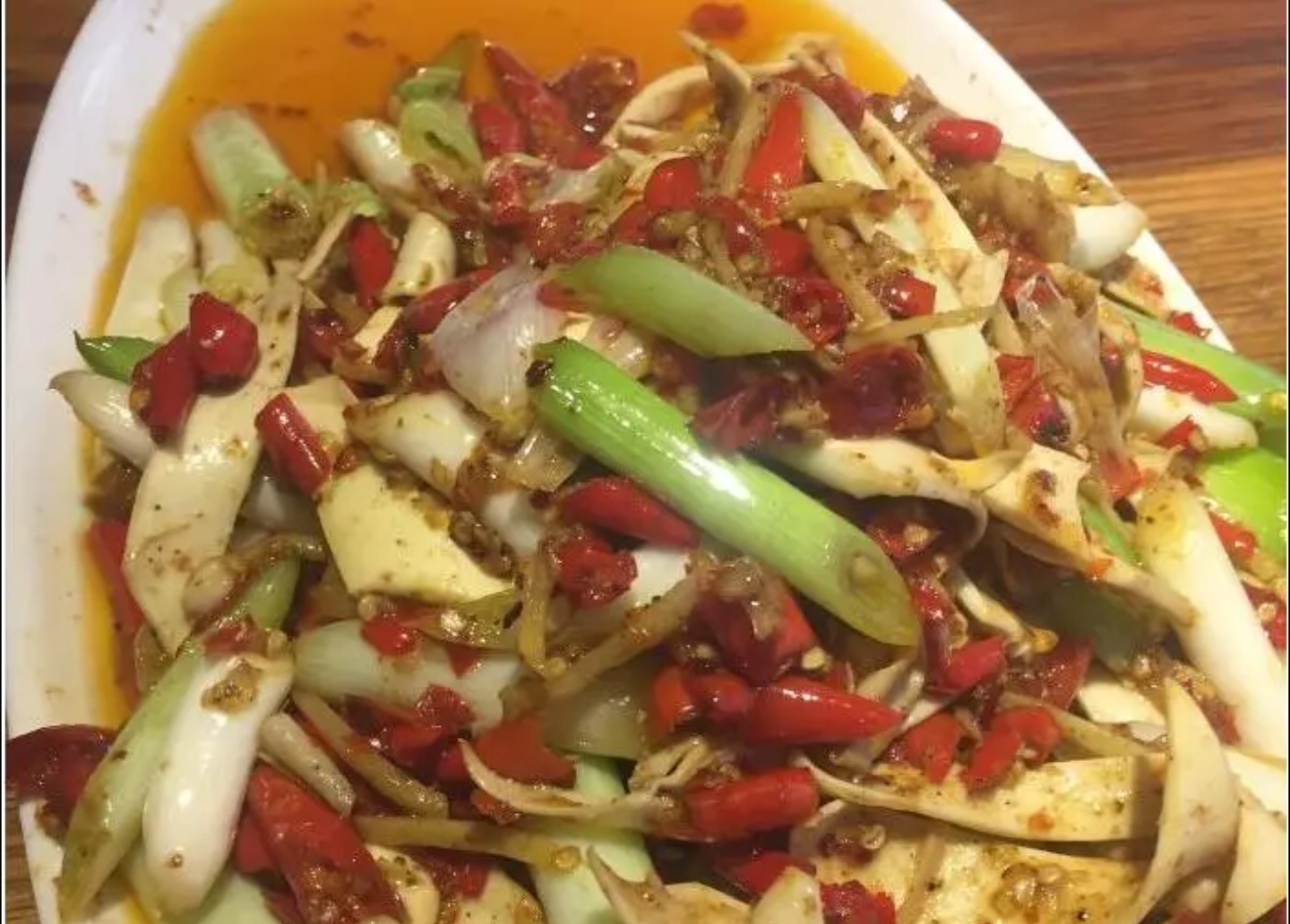 美食教程|山东两女子去成都旅游,吃了四道菜,拿起菜单反复确认以为看错了