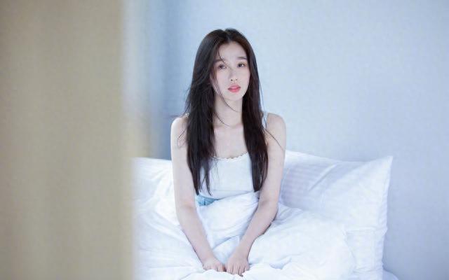 娱乐点评:杨紫、魏大勋、虞书欣、彭昱畅、张新成、杨旭文