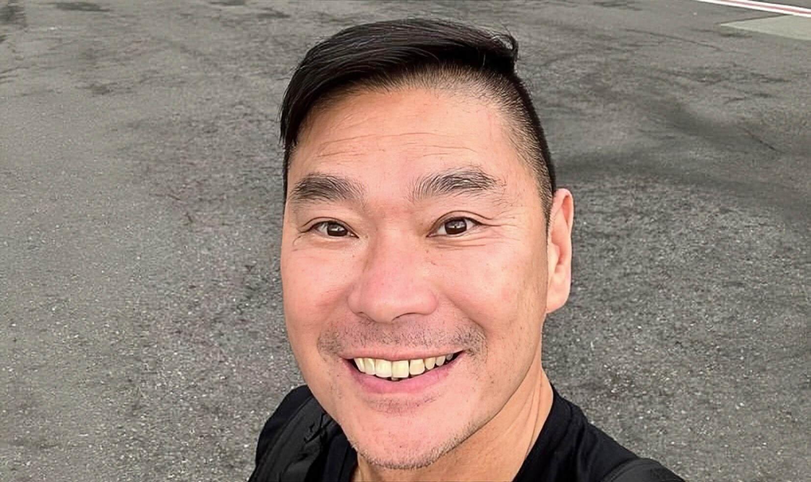 香港知名男主持与丈夫庆祝结婚六周年,因家族遗传两度确诊患癌