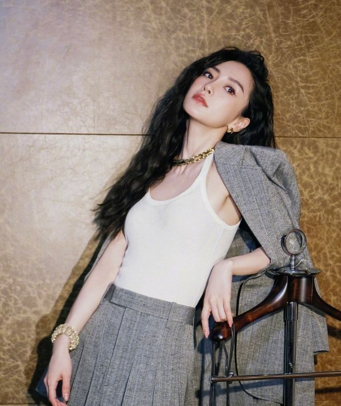 杨颖没被封杀!代言知名老国货品牌强势复出,国货品牌爱惨杨颖了