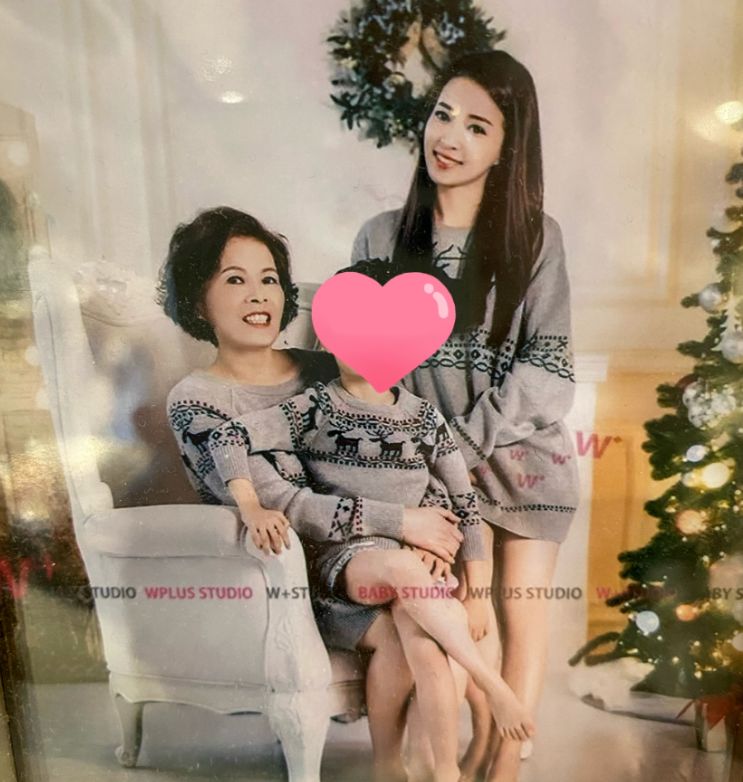 主持人变主播,风光出嫁又很快离婚,独自抚养儿子依旧事业有成