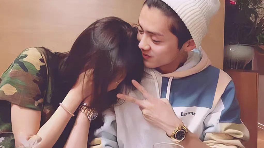 鹿晗和关晓彤，恐怕没结果了...