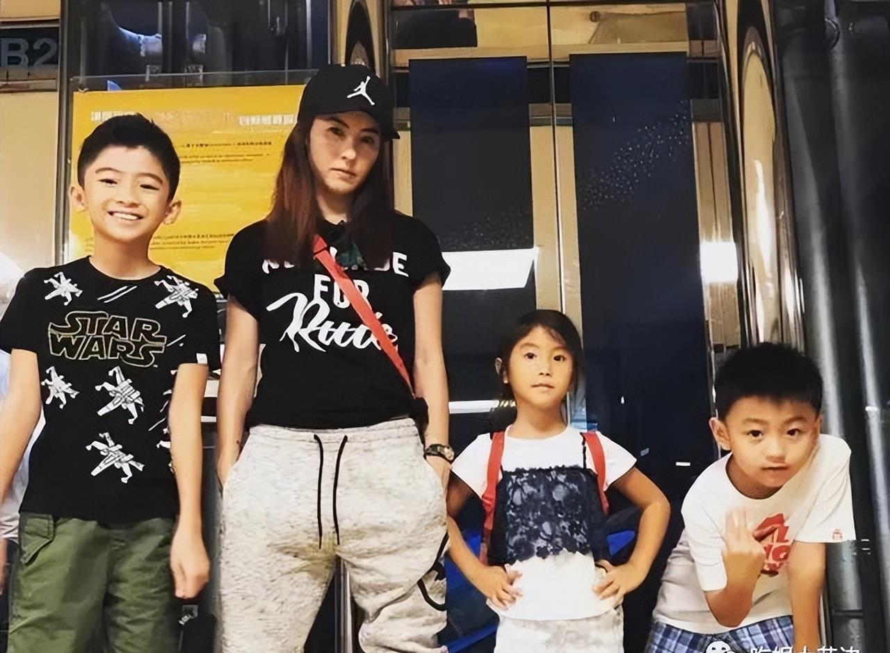 不再沉默!张柏芝晒照官宣恋情,两人牵手好甜蜜