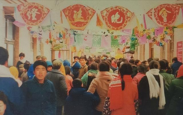 春晚|80年代的春节：春晚必不可缺，杀猪都是亲自上场，有你的记忆吗？