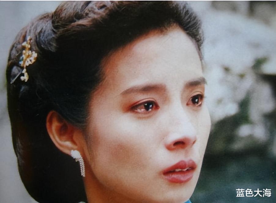 岳翎|“哑巴新娘”岳翎：巅峰时息影，嫁富商老公定居国外，如今怎样了