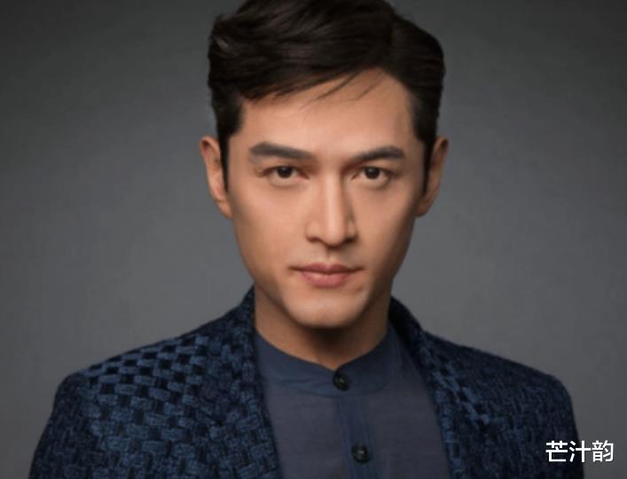 胡歌妻子产后复出工作,陪在胡歌身边小鸟依人,胡歌白衬衫超帅气