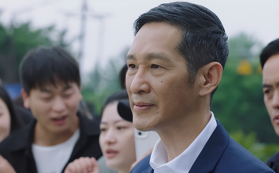 才播4集，就全国收视率第一，终于有让我熬夜狂追的央视反腐剧了