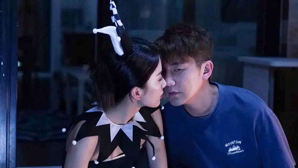 TVB男星新剧连吻两女无差评，演技进步获称赞，曾被投诉咸猪嘴