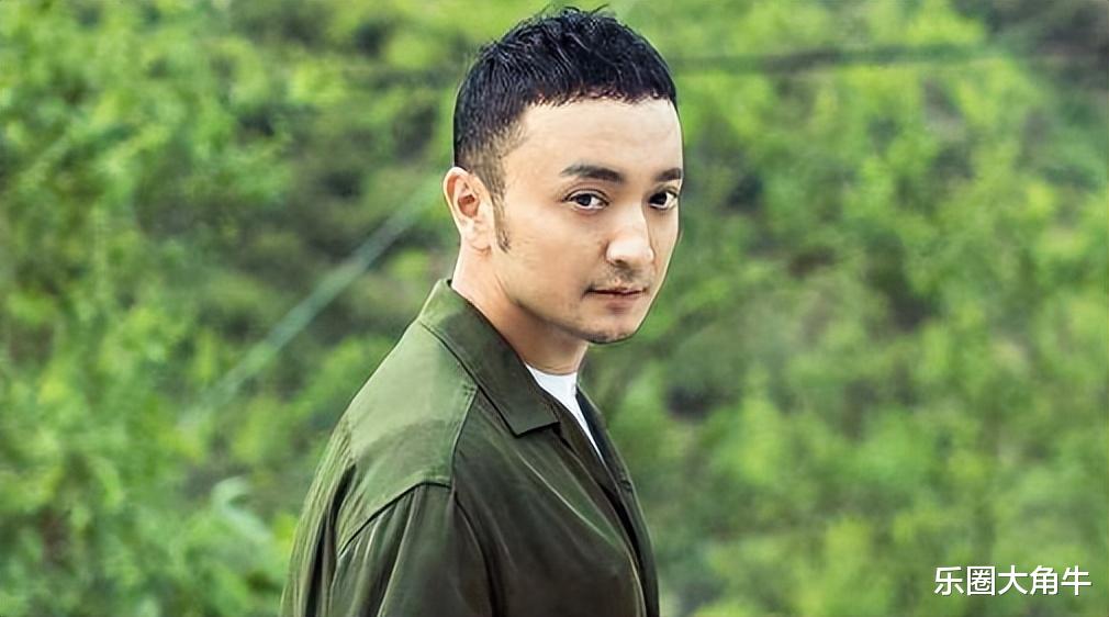 尼格买提：30岁娶帕夏古丽，结婚9年没生孩子，风光背后尽是泪水