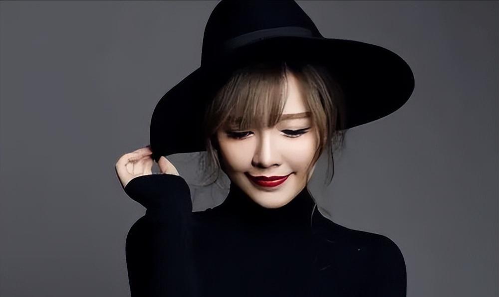 唐笑|14年前，公然辱骂军人“看门狗”，还发火踢人裆部的唐笑怎样了？