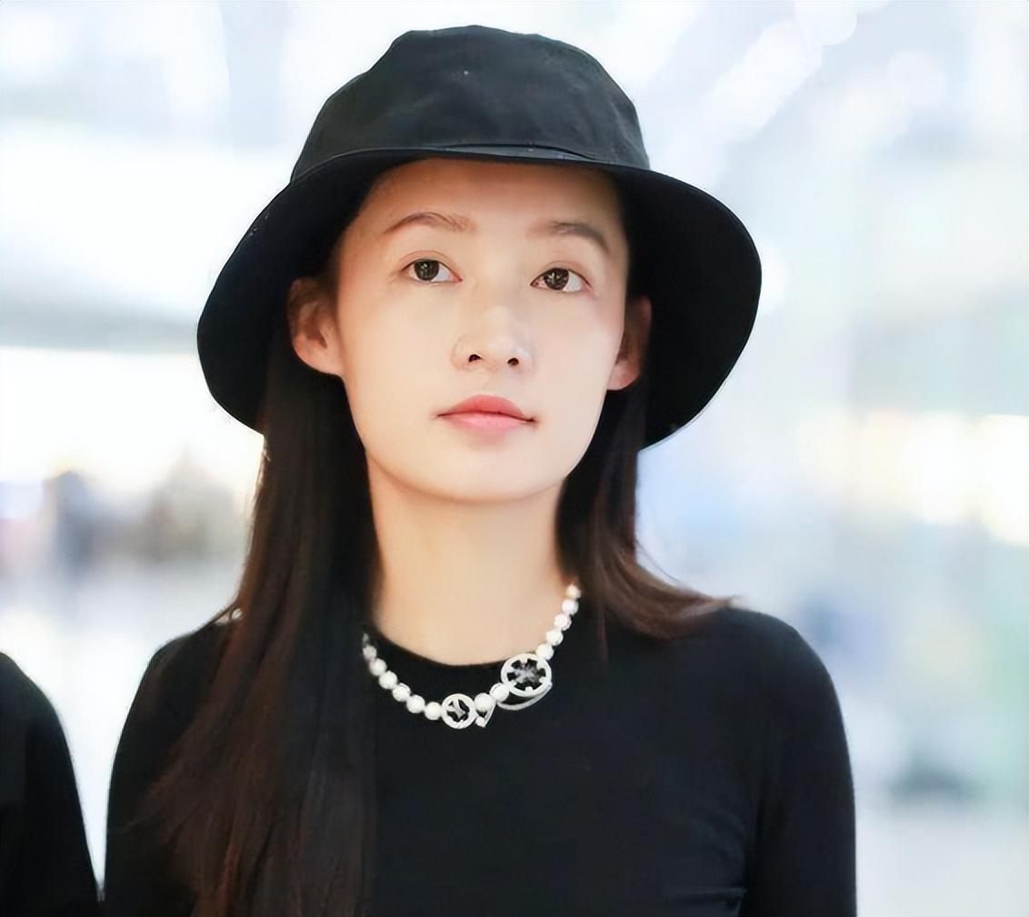 李若彤 巩俐卸妆后、李若彤卸妆后、玲花卸妆后,网友调侃:这差距太大了