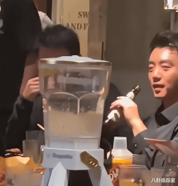 苗苗|苗苗被曝三胎早产生女，疑二胎产后3月怀孕，郑恺酒吧嗨玩未陪产