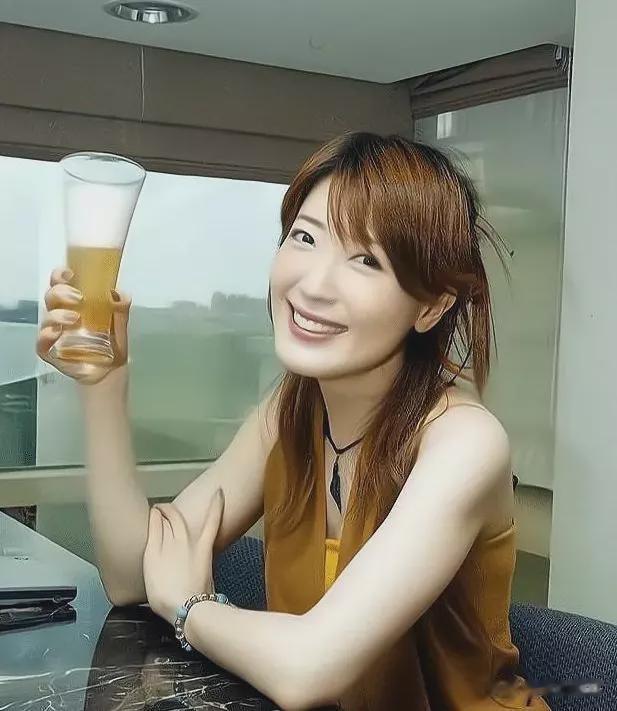 最美“潘金莲”杨思敏，19岁走红33岁却沦落卖拉面 ，现在如何了