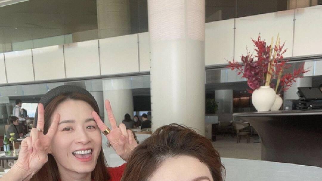 沈卓盈|TVB前女星被指从头美到脚！获封“脚趾女神”，嫁豪门后育有一子