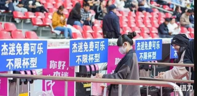 狂卷168亿！今年最火“景区”，站着把钱挣了