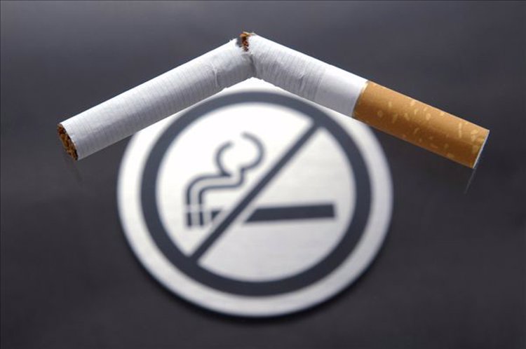 香烟里的尼古丁根本不致癌，吸烟有害健康是“骗局”？告诉您真相