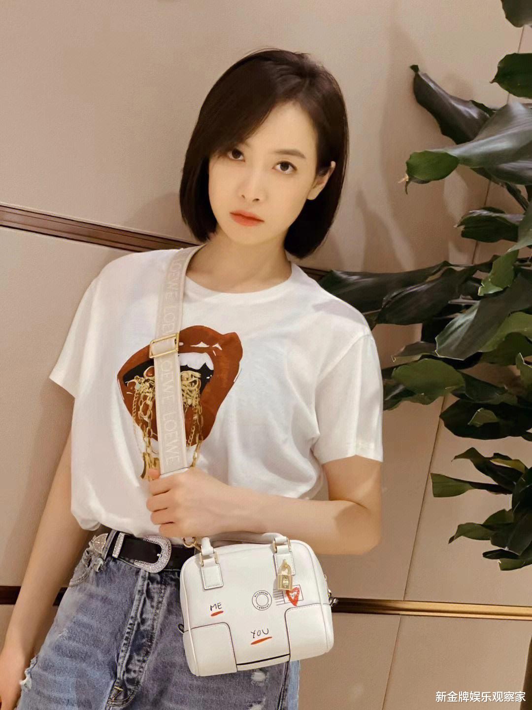 宋茜|宋茜与邱淑贞女儿沈月同框，黑色深V上衣太敢穿，酷辣风稳赢名媛