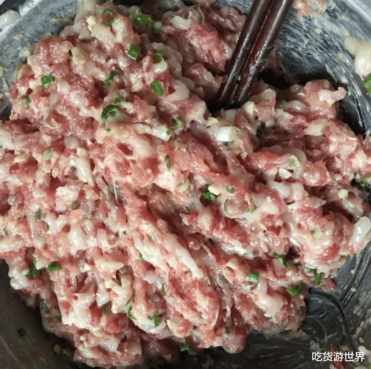 美食教程|肉馅想要好吃，调馅时多加2样，鲜嫩多汁，油润鲜香，没一点腥味