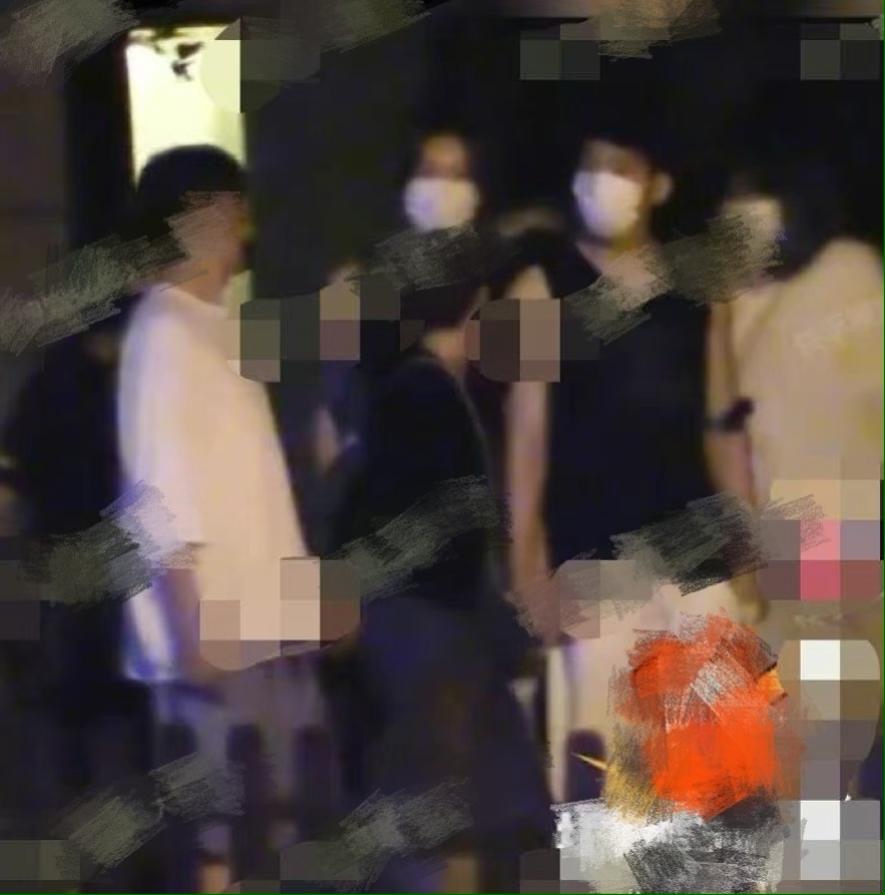 李荣浩井柏然结伴逛街被偶遇,哥俩感情超好,李荣浩真实身高曝光