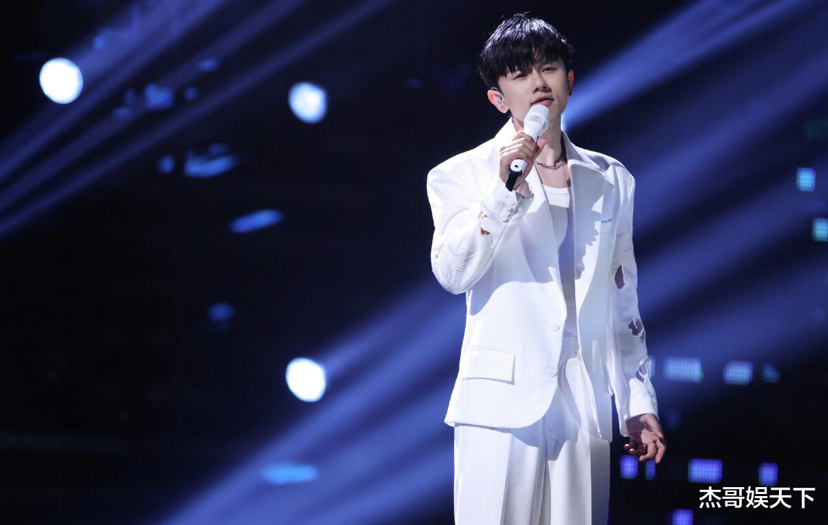 莫妮卡·贝鲁奇|《声生不息》播出过半,4人成大赢家,3人成功镀金,1人意难平