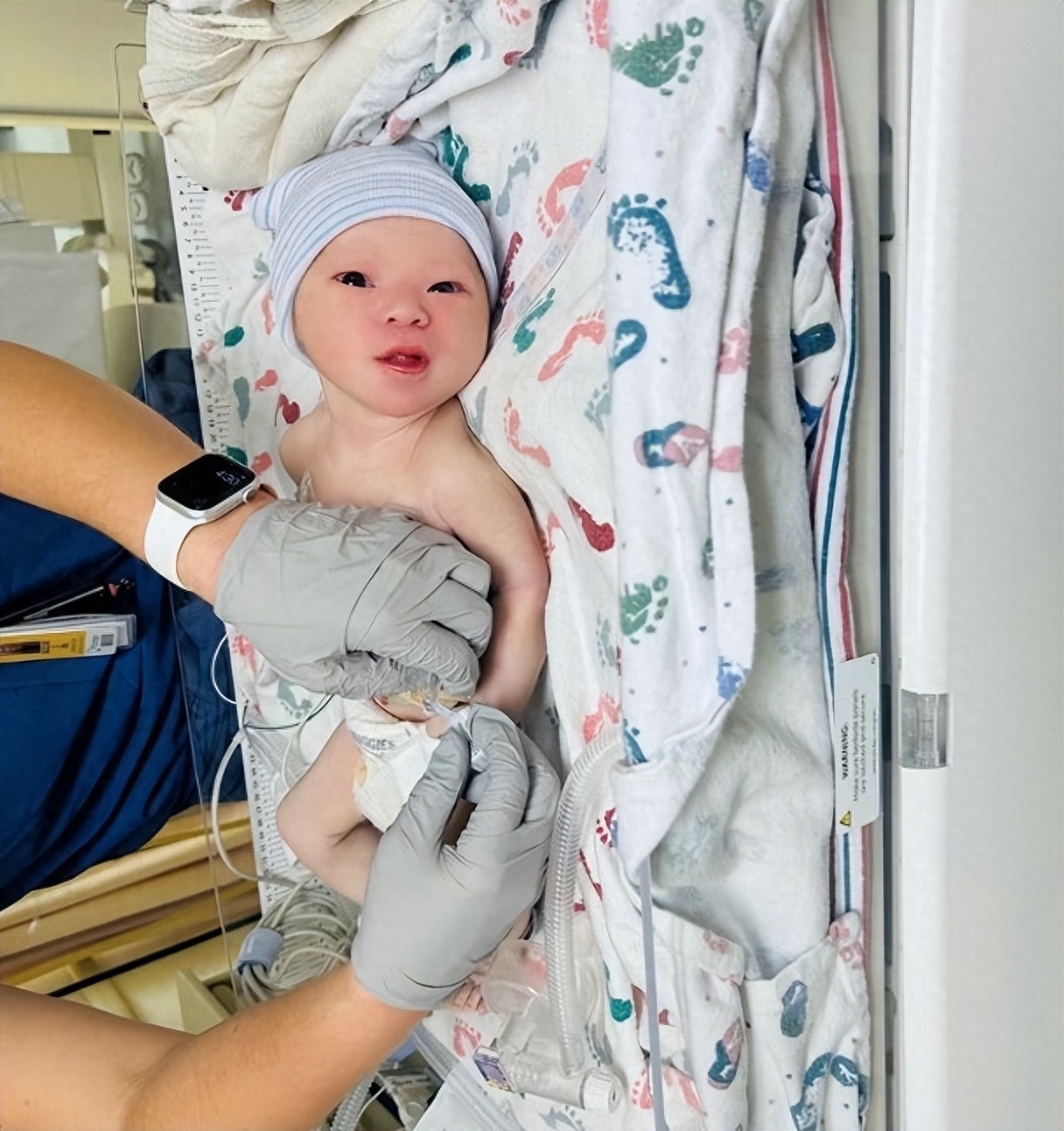 84岁钢琴家刘诗昆挑战人类极限，三年内两度当爹，47岁妻子诞二胎