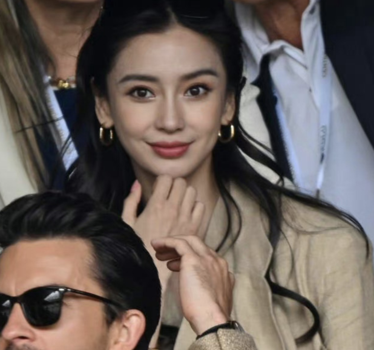 众星现身英国看温网决赛,邓超baby叔侄久违同框,同款表情包抢镜