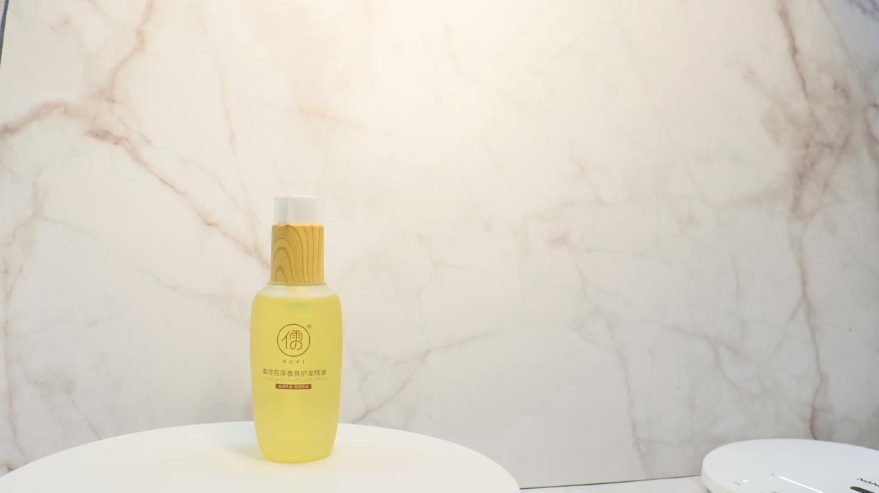 天惹咯！头发突然干枯毛躁怎么办？TONY告诉你哪种头发精油好用