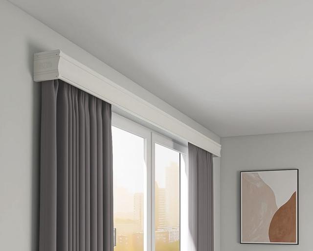 建议大家选择卧室窗帘的时候尽量做窗帘盒,遮光性好,还美观.