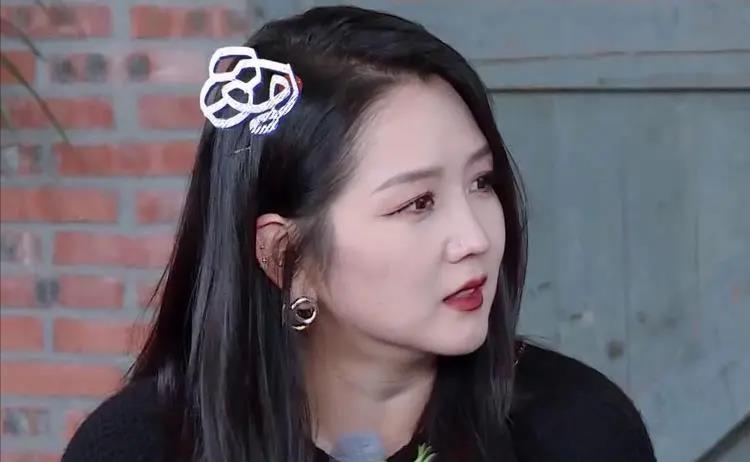 何洁|何洁：婚内出轨却贼喊捉贼，一手好牌硬是高开低走