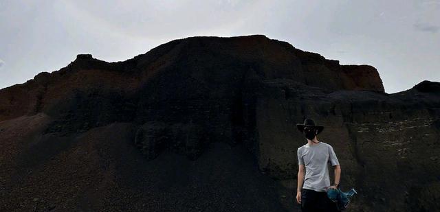 好热闹，王一博的一张图，让三家粉圈炸开了锅