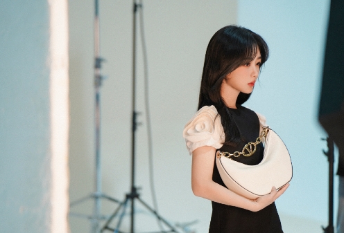 杨紫换掉经纪人后,焕发新气象,摆脱土味形象!