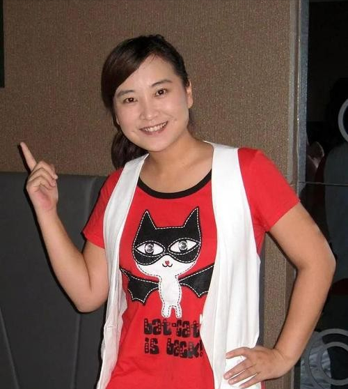 可是贾玲拒绝了姐姐,她觉得,这是母亲给自己选的专业,不能让这么多年