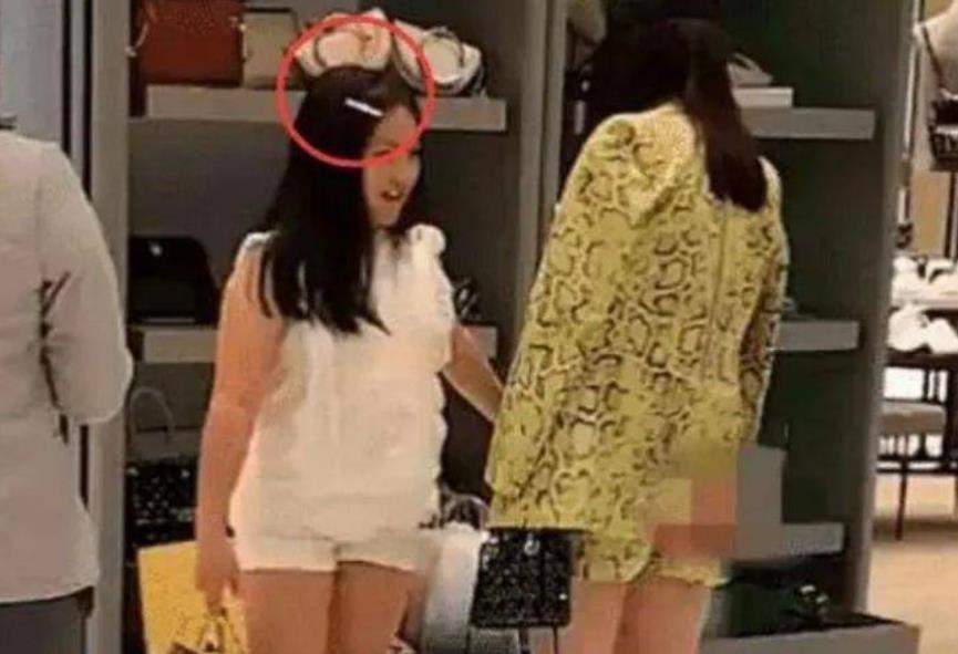 “中国没有卖香港有卖”，这一次，所有人都在等李湘道歉！