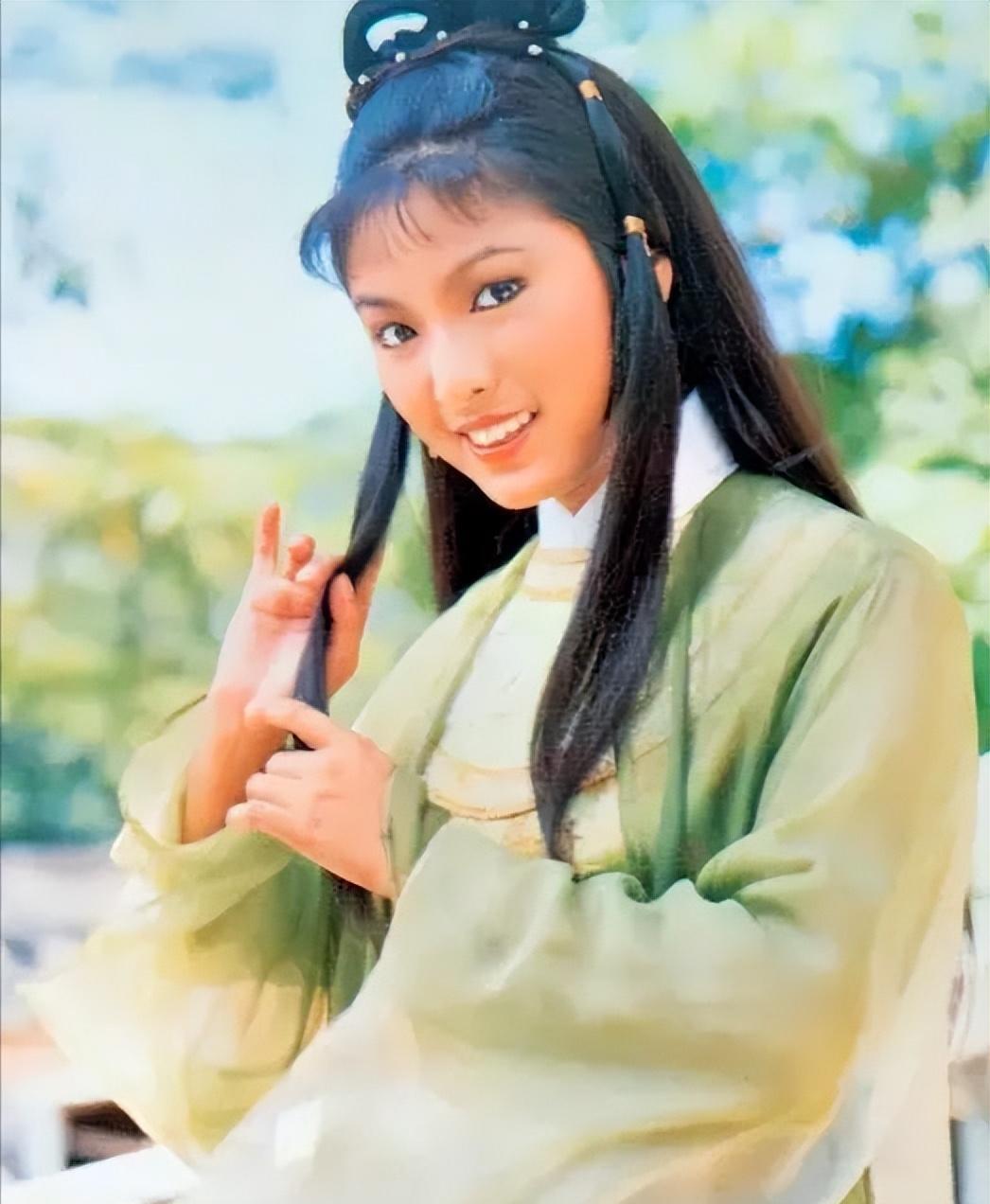 米雪|成龙苦追八年,67岁沦落酒楼卖唱?