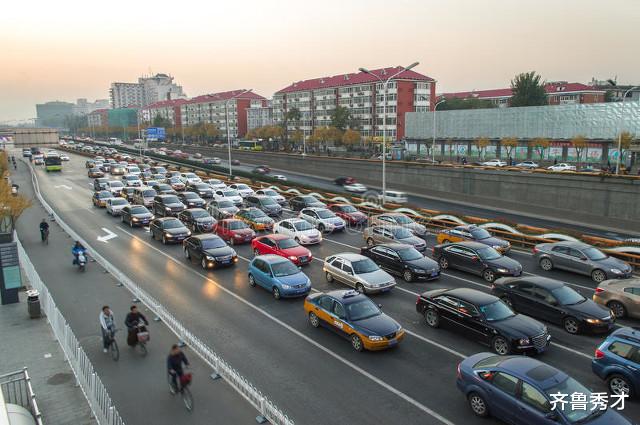 湖北|湖北一局长因通勤路程20公里,在单位配30平米休息室,爱岗如家吗