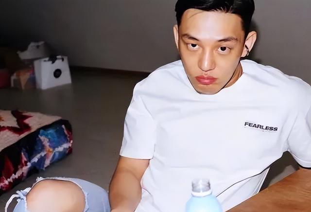 |顶级影帝刘亚仁的陨落,让“隐忍”许久的韩国人,出了口恶气