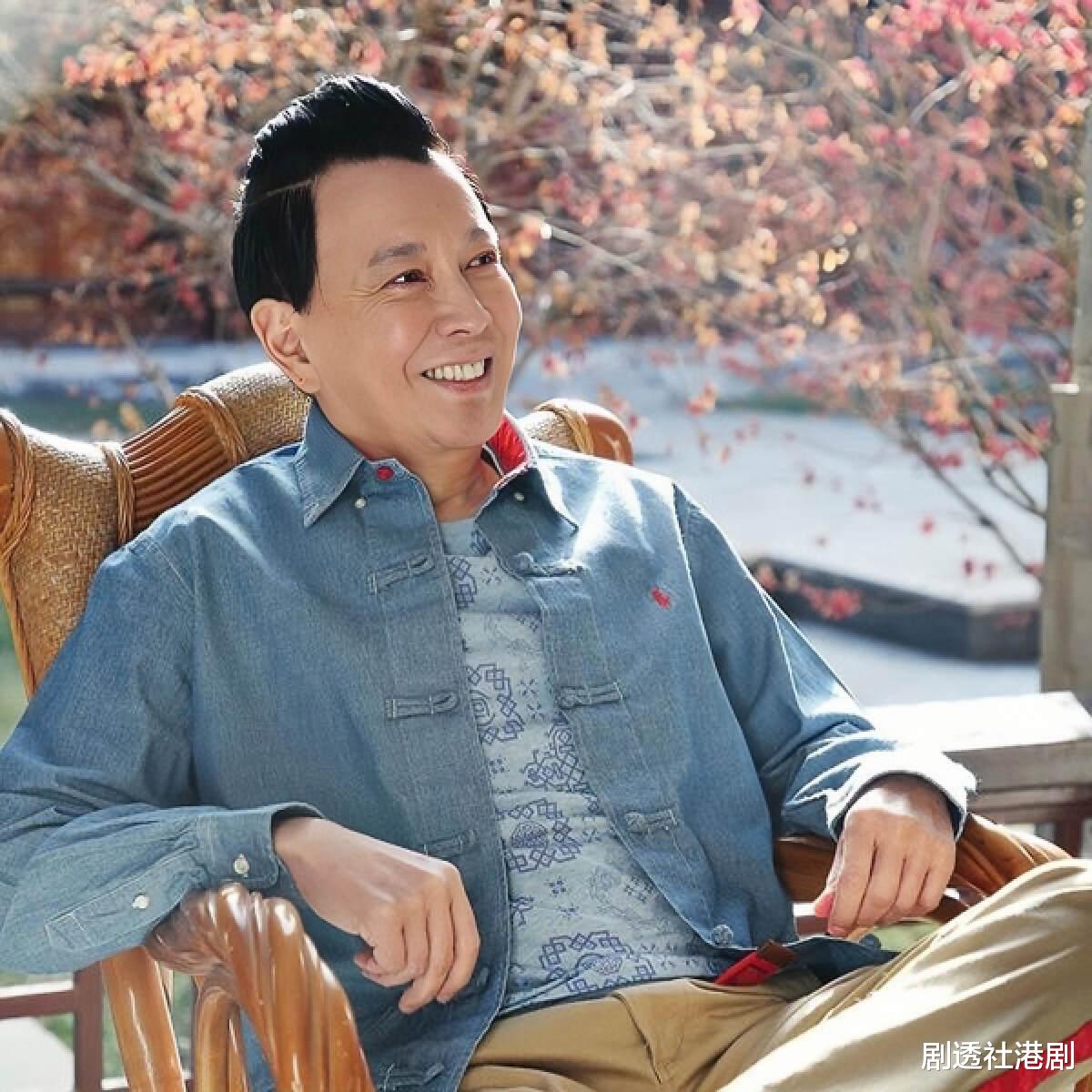 恭喜！陈冠希姐姐公开新恋情，网友调侃 ：男友比自己父亲看着还老