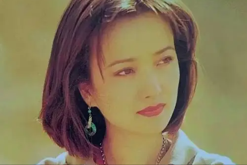 她演遍四大名著，弃同居5年男友，嫁三婚许亚军，患癌后才懂真爱