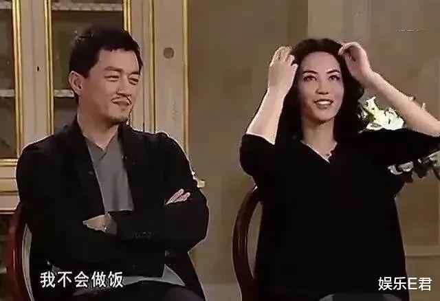 王菲“双11”现身机场，精彩回答被翻炒，网友：根本不是一个阶层