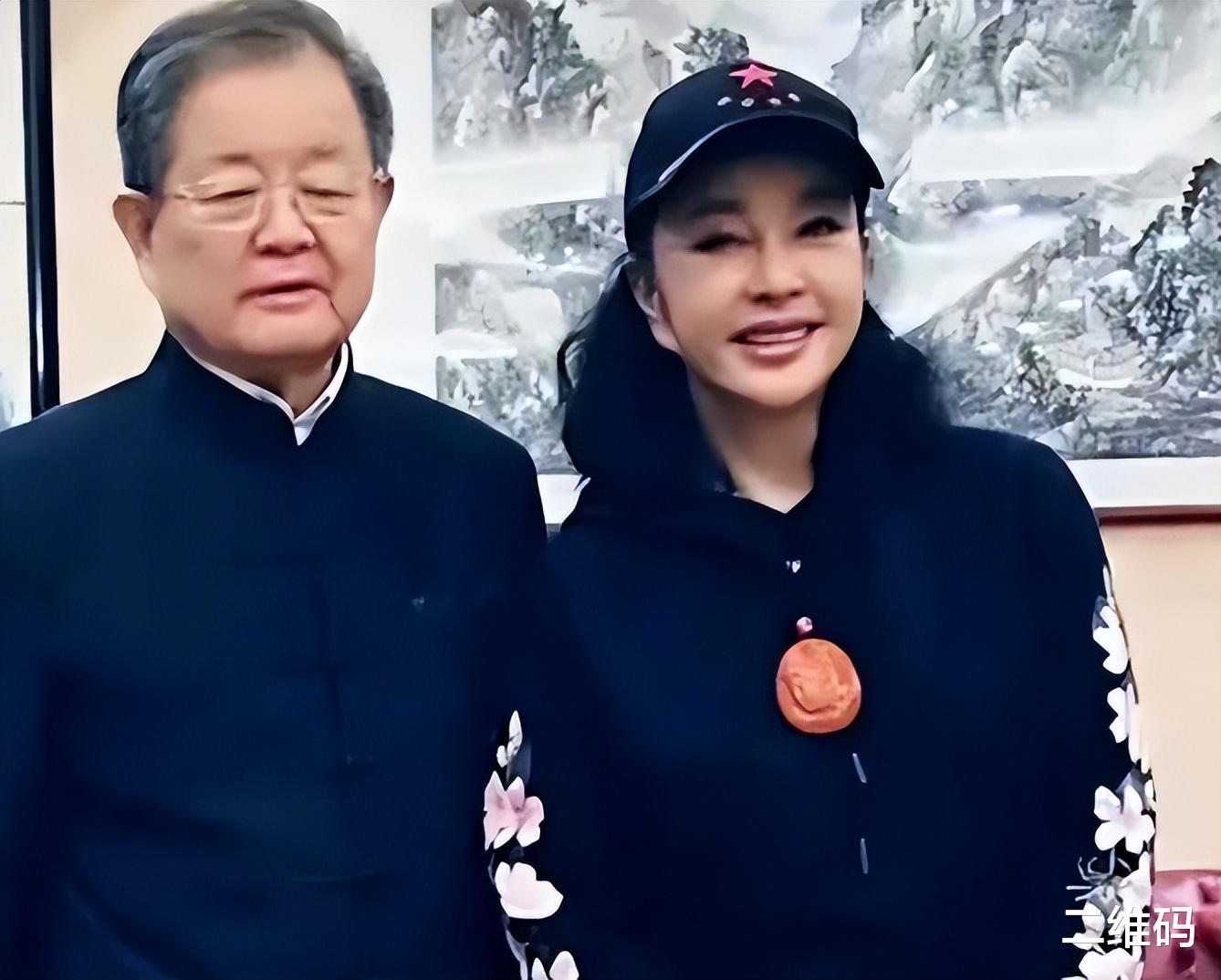 至今没生孩子的4位中老年女星，独居太遗憾，亿万身家没子女继承