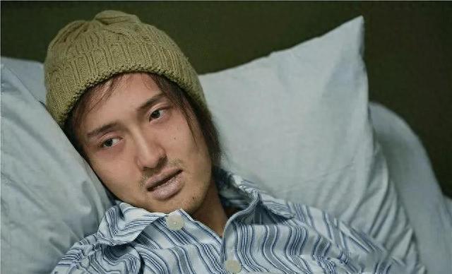 大汉奸头、五官狰狞，就别硬演“乔冠华”了，你是当观众瞎吗！