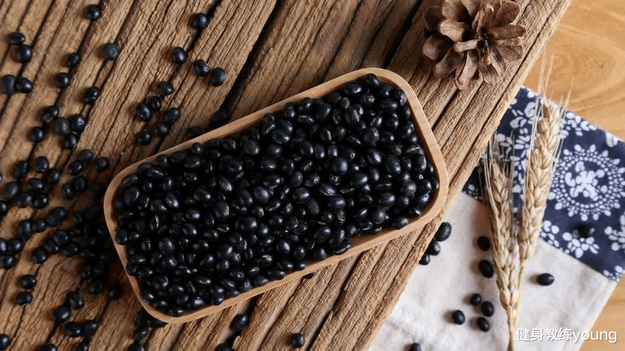 减肥独家秘诀，远三白近五黑，简单改变，一个月多瘦10斤