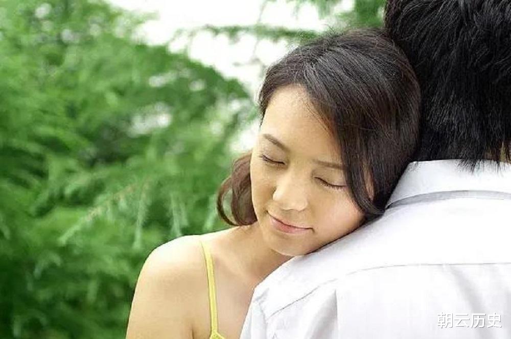 女子出轨母亲男友,两人大打出手,聊天记录毁三观