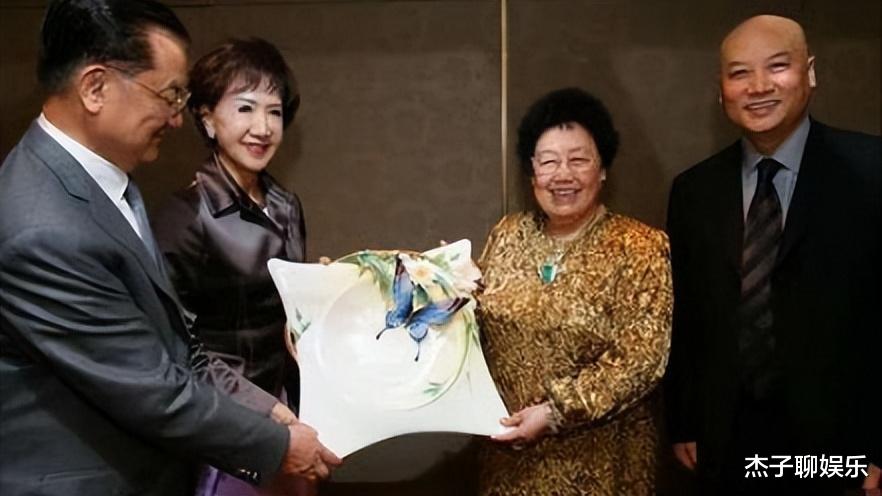 陈丽华立遗嘱:儿女每人一百亿,余下归唐僧老公?网友评论太扎心