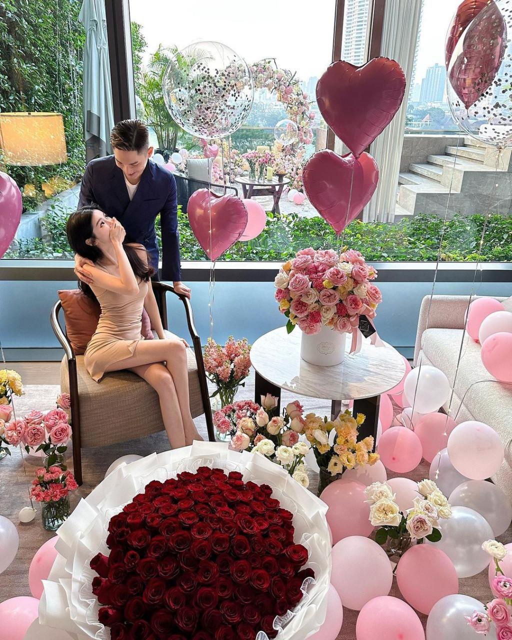 恭喜！香港知名男星大婚，网红妻子戴18只巨型龙凤鈪，更有大钻戒