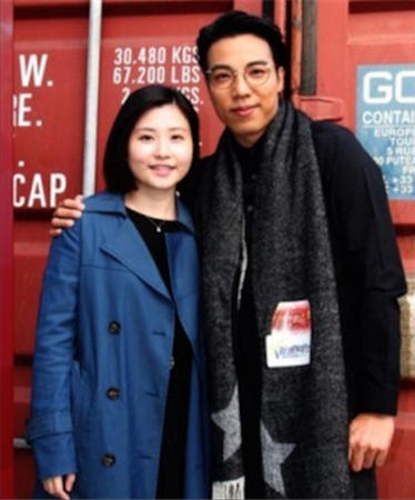 他是TVB绿叶公屋出身，人不帅但不菜，巴士追太太，凭坚持捱出头