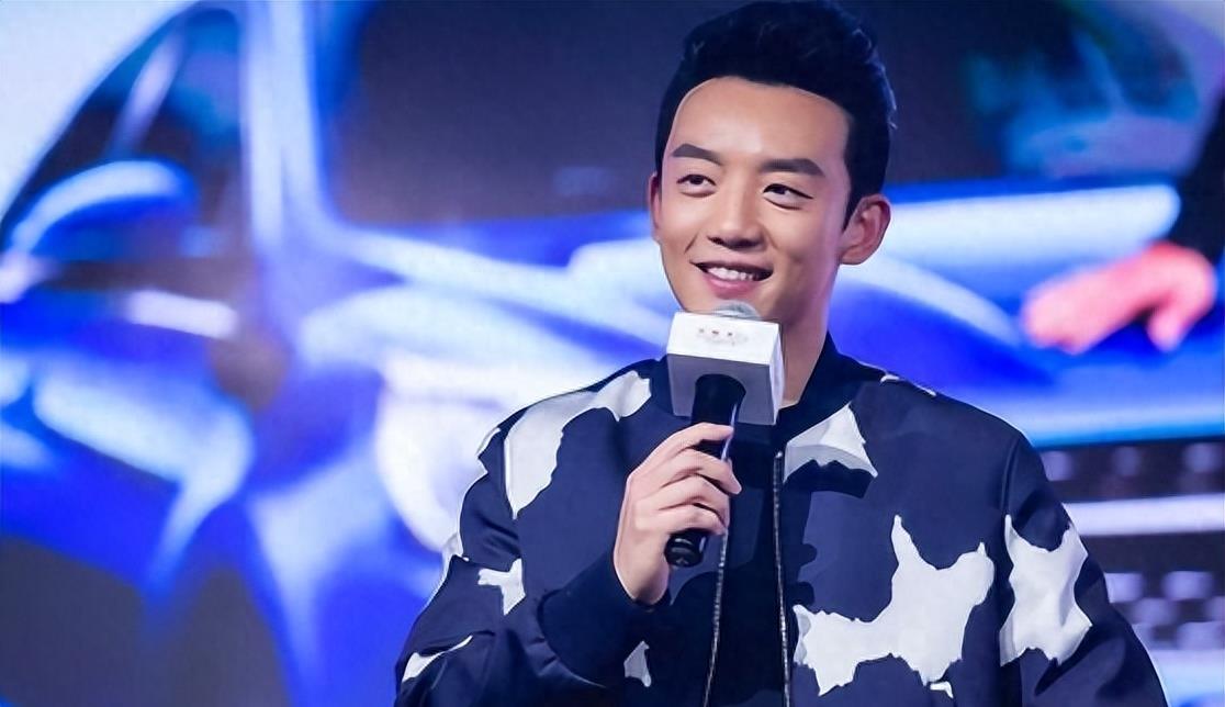 事实证明,被苗苗一家四口“吸血”的郑恺,已经走上了另一条道路